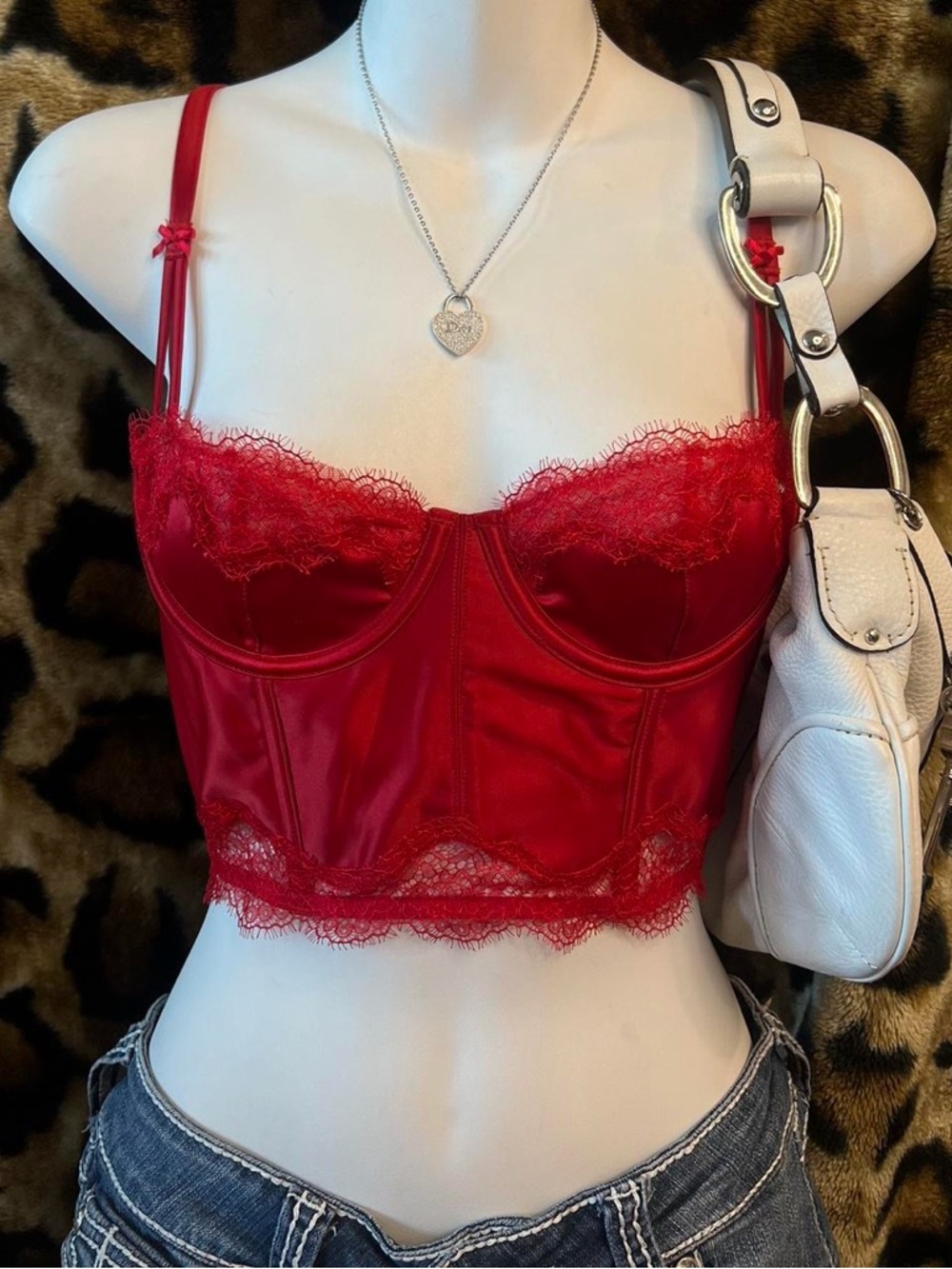 Victoria’s Secret lace corset top🐾